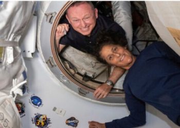 দুই মহাকাশচারীকে পৃথিবীতে ফিরিয়ে আনা খুবই ঝুঁকিপূর্ণ বলে জানিয়েছে নাসা