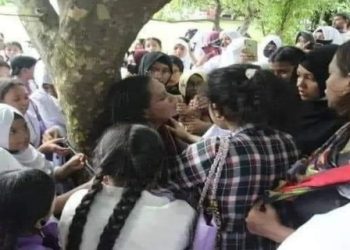 হিন্দু শিক্ষিকাকে গাছে বেঁধে পদত্যাগের জন্য চাপ, হাসিনা সমর্থক সাংবাদিকদের গ্রেফতার, চুড়ান্ত নৈরাজ্য বাংলাদেশে