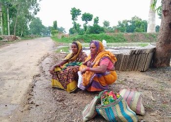 সড়কপথে জমা জল দেখে প্রসূতিকে রাস্তায় ফেলে দিয়ে পালানোর অভিযোগ কাটোয়া হাসপাতালের মাতৃযান চালকের বিরুদ্ধে