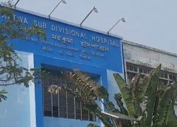 কাটোয়া হাসপাতালে মহিলা স্বাস্থ্য কর্মীকে গোপনাঙ্গ দেখিয়ে অশ্লীল অঙ্গভঙ্গি এবং কুপ্রস্তাব দিয়ে গ্রেফতার রোগীর আত্মীয়, ফের রাজ্যের সরকারি হাসপাতালে মহিলাদের নিরাপত্তা নিয়ে উঠল প্রশ্ন