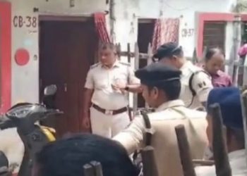 পরকীয়া সন্দেহে স্ত্রী ও দুই সন্তানসহ ৪ জনকে হত্যার পর আত্মঘাতী হলেন কনস্টেবল