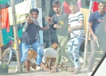 বনধের দিনে ভাটপাড়ায় বিজেপি নেতার গাড়ি লক্ষ্য করে বোমা-গুলি, আহত ২, পুলিশের ভূমিকায় ক্ষুব্ধ অর্জুন সিং এনআইএ তদন্তের দাবি জানালেন