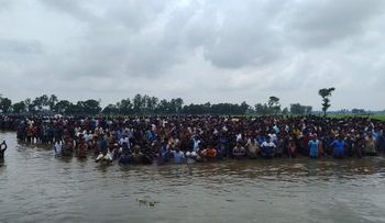 কোচবিহারে ভিড় করেছে সাম্প্রদায়িক হিংসার শিকার অসংখ্য বাংলাদেশি হিন্দু, এই সুযোগে ভূয়া আধার কার্ড নিয়ে ঢুকে পড়ছে মুসলিমরাও