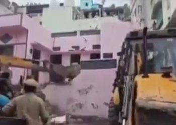 উদয়পুরে ছুরি হামলার ঘটনায় অভিযুক্তদের বাড়ি বুলডোজার দিয়ে ভেঙে গুঁড়িয়ে দিল প্রশাসন