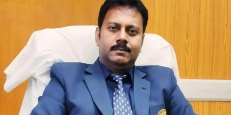 অভিযোগ প্রমানিত হলে মমতার ‘স্নেহধন্য’ সন্দীপ ঘোষের অপরাধমূলক কর্মকাণ্ড যেকোনো কুখ্যাত দুষ্কৃতীকেও হার মানাবে !