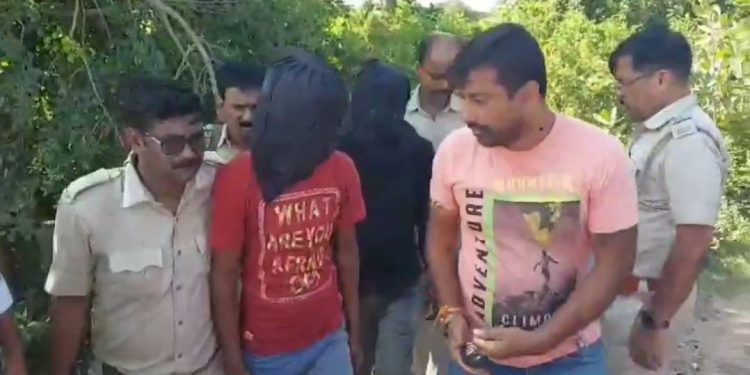 বিপুল পরিমাণ গাঁজা সহ গাঁজাসহ গ্রেফতার দুষ্কৃতী দল,উড়িষ্যার কিংপিনকে হন্যে হয়ে খুঁজছে বর্ধমান পুলিশ