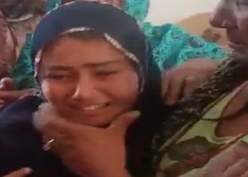 পাকিস্তানে ১৩ বছরের হিন্দু কিশোরীকে জোর করে ধর্মান্তরিত এবং নিকাহ করতে বাধ্য করার অভিযোগ, অপহরণকারীর হাতেই মেয়েটিকে তুলে দিল আদালত