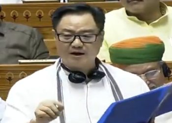 সংসদে পেশ হল ওয়াকফ বোর্ড সংশোধনী বিল, তুমুল বিরোধিতা করল কংগ্রেস ও আসাদউদ্দিন ওয়াইসি