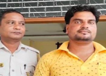 গানের মধ্যে বিদ্বেষ ছড়ানোর অভিযোগে আলতাপ হুসেন নামে এক গায়ককে গ্রেফতার করেছে আসাম পুলিশ