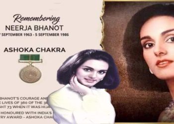 ইসলামিক সন্ত্রাসীদের হাত থেকে ৩৫০ জন যাত্রীর প্রাণ বাঁচিয়েছিলেন ভারতের ২৩ বছরের এই সুন্দরী বীরাঙ্গনা