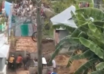 ফেসবুক পোস্টকে কেন্দ্র করে বাংলাদেশে দু’পক্ষের তুমুল সংঘর্ষ, আহত শতাধিক