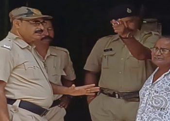 বেসরকারি ব্যাঙ্কের উপভোক্তাদের অজান্তেই তাদের অ্যাকাউন্টে কোটি কোটি টাকার লেনদেন, গ্রেফতার ভাতারের জমি-জায়গার দালাল