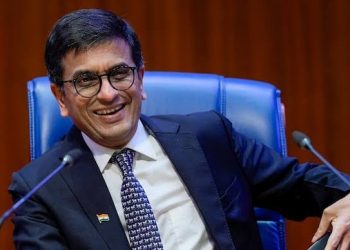 তরুণী চিকিৎসকের ধর্ষণ- খুন মামলায় ভারতীয় বিচার ব্যবস্থার প্রতি নজিরবিহীন অনাস্থা ! জুনিয়র চিকিৎসকরা সাফ জানিয়েছেন যে দাবি পূরণ না হওয়ায় কাজে যোগ দেবেন না