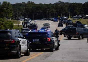 আমেরিকার জর্জিয়ার স্কুলে বন্দুকবাজের হামলায় চারজন নিহত, আহত ৯