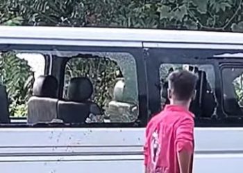 বাংলাদেশের গোপালগঞ্জে আওয়ামী লীগ ও বিএনপির তুমুল সংঘর্ষ, মৃত ১, আহত ৫০