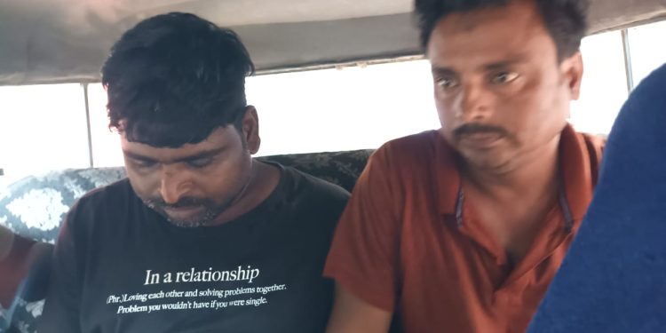 কেতুগ্রামে অবসরপ্রাপ্ত পুলিশ কর্মীর এটিএম কার্ড থেকে ১.৪০ লক্ষ টাকা জালিয়াতি করে গ্রেফতার ২