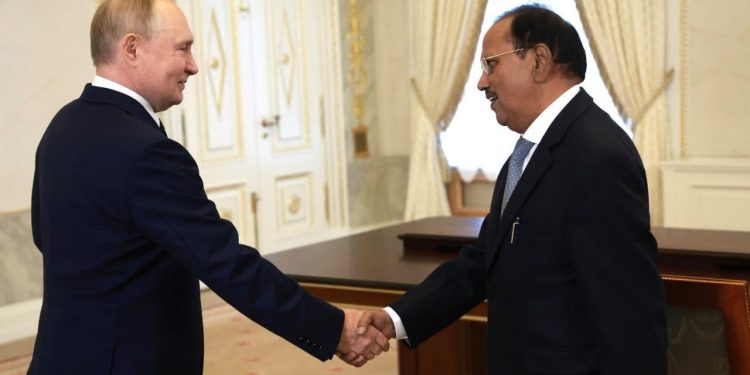 নরেন্দ্র মোদীকে ব্রিকস সম্মেলনে যোগ দিতে রাশিয়ায় আসার আমন্ত্রণ জানিয়েছেন রুশ প্রেসিডেন্ট পুতিন