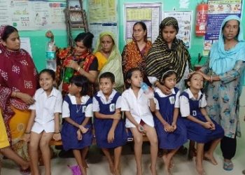 ভাতারের প্রাথমিক স্কুলে এক সাথে ১২ ছাত্রীর পেটে ব্যাথা ও বমির উপসর্গ, হাসপাতালে ভর্তি ২, অসুস্থতার কারন নিয়ে ধন্দ্ব,