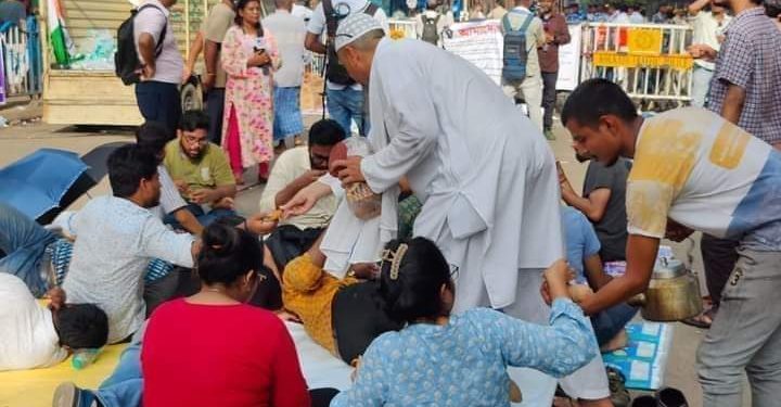 সিপি বিনীত গোয়েলের পদত্যাগের দাবিতে রাতভর ধর্ণায় জুনিয়র চিকিৎসকরা