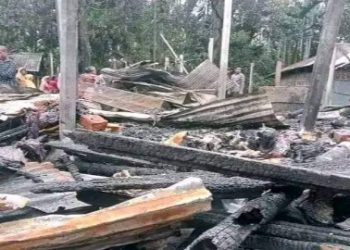 বাংলাদেশের রংপুরে ৯ হিন্দু বাড়িতে আগুন লাগানোর অভিযোগ, সর্বশান্ত পরিবারগুলির জীবন কাটছে খোলা আকাশের নীচে
