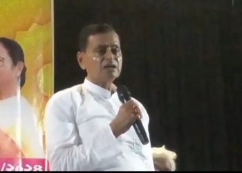 ৮৫ হাজার অনুদান পেলেও পুজোমণ্ডপে মমতাদির ছবি ছিল না-আক্ষেপ স্বপনের