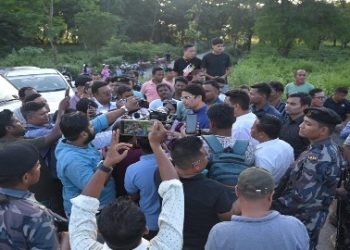 আলিপুরদুয়ারে ৭ বছরের মেয়েকে ধর্ষণের পর খুন, শোকার্ত পরিবারের সঙ্গে বিজেপির নেতাদের সাক্ষাৎ করা আটকাতে পুলিশ মোতায়েনের অভিযোগ তুললেন শুভেন্দু অধিকারী