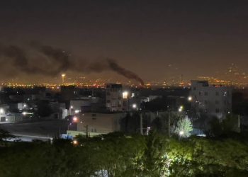 দুই সেনার মৃত্যু হয়েছে বলে জানাল ইরান, পালটা আক্রমণে না যাওয়ার পরামর্শ দিল ব্রিটেন