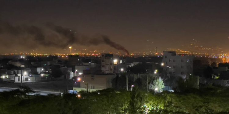 দুই সেনার মৃত্যু হয়েছে বলে জানাল ইরান, পালটা আক্রমণে না যাওয়ার পরামর্শ দিল ব্রিটেন