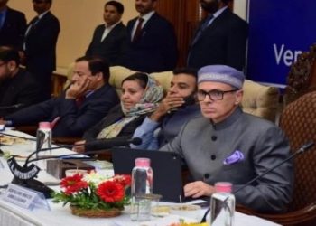 ওমর আবদুল্লাহর বিধায়ক সমাবেশে হামলা, বহু আহত, পুলিশ কাঁদানে গ্যাসের শেল নিক্ষেপ করেছে