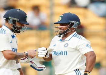 প্রথম টেস্টের দ্বিতীয় ইনিংসে ছক্কায় সেঞ্চুরির রেকর্ড করেছে ভারত