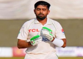 বাবর আজমসহ অনেক অভিজ্ঞ খেলোয়াড়কে বাইরের পথ দেখিয়েছে পাকিস্তান ক্রিকেট দল