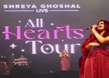 তিলোত্তমার প্রতিবাদে ‘বন্ধু আজ শুনবে’ গান গেয়ে কলকাতার মন জয় করলেন শ্রেয়া ঘোষাল