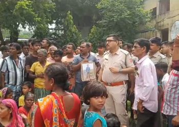 ছাত্র মৃত্যুর ঘটনায় উত্তাল কাটোয়ার স্কুল,গ্রেপ্তার প্রধান শিক্ষক