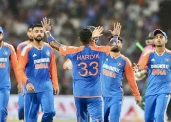 বাংলাদেশকে শোচনীয়ভাবে হারালো ভারত