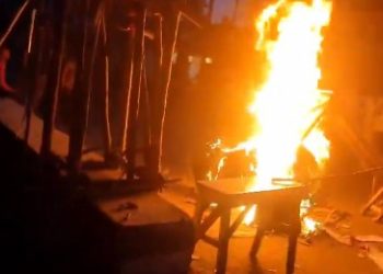 হাওড়ার শ্যামপুরে দুর্গাপূজো মণ্ডপে আগুন লাগানোর অভিযোগ