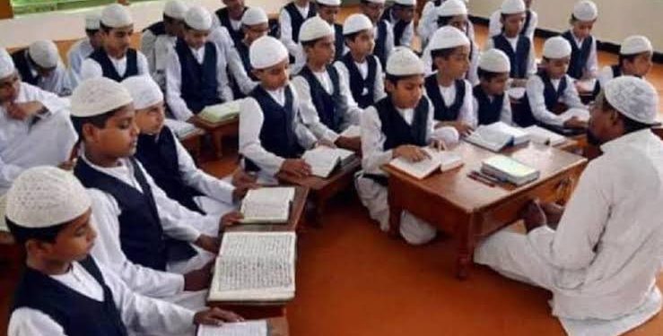 মাদ্রাসাগুলিকে আর্থিক সাহায্য প্রদান বন্ধ করার পরামর্শ দিল জাতীয় শিশু অধিকার রক্ষা কমিশন