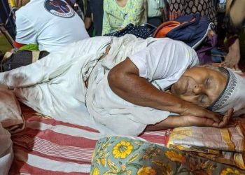 বর্ধমানের ‘সহযোদ্ধা’ বৃদ্ধার ছবি পোস্ট করে কৃতজ্ঞতা জানালেন অনশনরত ডাক্তাররা