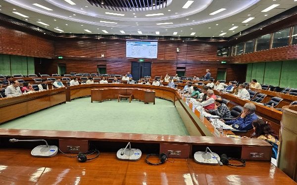 ফের ওয়াকফ সংশোধনী বিলে বিরোধিতা করল তৃণমূল ও কংগ্রেস, বিজেপি সাংদদের সঙ্গে তুমুল বচসায় জড়ালেন কল্যান ব্যানার্জি