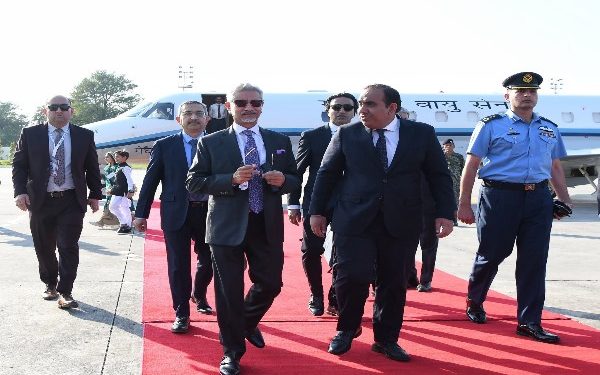 পাকিস্তানের মাটিতে পা রেখেই রোদ চসমা পরে নিলেন এস জয়শঙ্কর, বললেন : ‘শুধু এসসিও বৈঠকের জন্য এসেছি, দ্বিপাক্ষিক কথা হবে না’