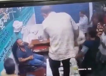 ময়মনসিংহে হিন্দু ব্যবসায়ীর দোকানে ঢুকে মুসলিম জনতার হামলা, নির্মমভাবে মারধর, ভাঙচুর