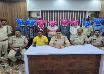 পাঞ্জাব থেকে বাংলায় এসে গরু চুরি করে পাচার,পূর্ব বর্ধমান জেলা পুলিশের হাতে গ্রেপ্তার আন্তঃরাজ্য গরু পাচার চক্রের ৮ সদস্য