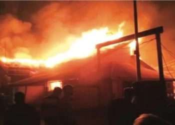 কিশতওয়ারে বাড়িতে আগুন লেগে জীবন্ত দগ্ধ হয়ে মহিলা ও তার দুই সন্তানের মৃত্যু