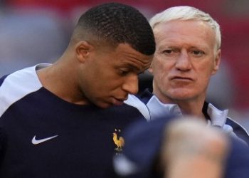 ফ্রান্সের হয়ে খেলার ইচ্ছা নেই কিলিয়ান এমবাপ্পের