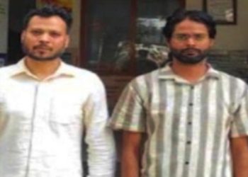 ইউপি : ডাক্তারি পরীক্ষার কোচিং সেন্টারের ২ শিক্ষকের বিরুদ্ধে ছাত্রীকে ধর্ষণের অভিযোগ