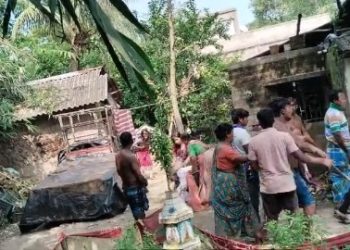 জমি বিবাদকে কেন্দ্র করে বাড়িতে ঢুকে হামলা, মারধর ও মহিলাদের শ্লীলতাহানির অভিযোগ মেমারির তৃণমূল নেতার বিরুদ্ধে