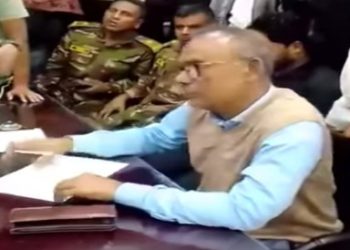 বাংলাদেশ : শতভাগ হিন্দু অধ্যুষিত গ্রা‌মের ক‌লে‌জে মাইক লা‌গি‌য়ে আজান দি‌তে না দেওয়ায় পদত‌্যা‌গ করতে বাধ‌্য হ‌লেন অধ্যক্ষ