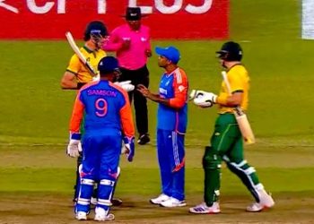 চলমান ম্যাচে দক্ষিণ আফ্রিকার খেলোয়াড়দের সঙ্গে সূর্য ও সঞ্জুর বচসা