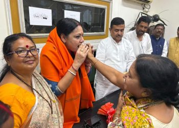 অগ্নিমিত্রা পালের জন্মদিনে শুভেচ্ছা জানালেন শুভেন্দু-সুকান্ত, নীরব ‘অভিমানী’ দিলীপ !