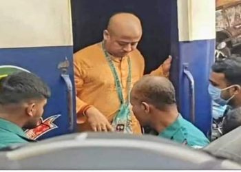 চিন্ময় প্রভুর জামিন নামঞ্জুর করে কারাগারে পাঠানোর নির্দেশ দিল চট্টগ্রাম আদালত,ক্ষোভে ফুঁসছে হিন্দুরা