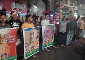 সনাতনীদের উপর নিপীড়ন,মিথ্যা মামলা, পুলিশের হেফাজতে অত্যাচার, কট্টরপন্থীদের সহিংস আক্রমণ,হিন্দুদের দোকান লুট ও সম্পত্তি ভাংচুর : বাংলাদেশি হিন্দুদের উপর নৃসংসতার চিত্র তুলে ধরলেন শুভেন্দু অধিকারী